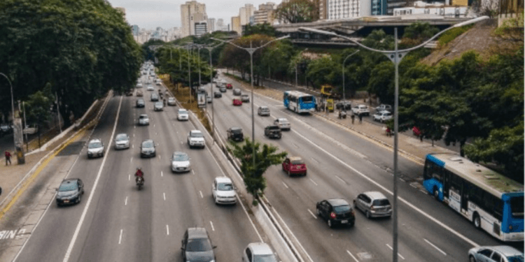 Alíquota para os carros de passeio continua a mesma do ano passado, 4% Foto: Divulgação/Governo de SP