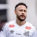 Após longa negociação, Santos renova contrato de Neymar até o fim de 2026
