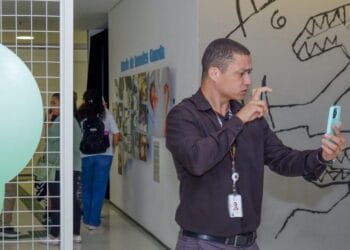 Atividade on-line é gratuita e ministrada por professores surdos