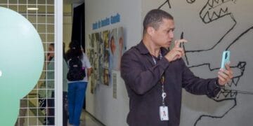 Atividade on-line é gratuita e ministrada por professores surdos