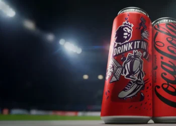 Coca-Cola lança “super lata” de 500ml na Inglaterra