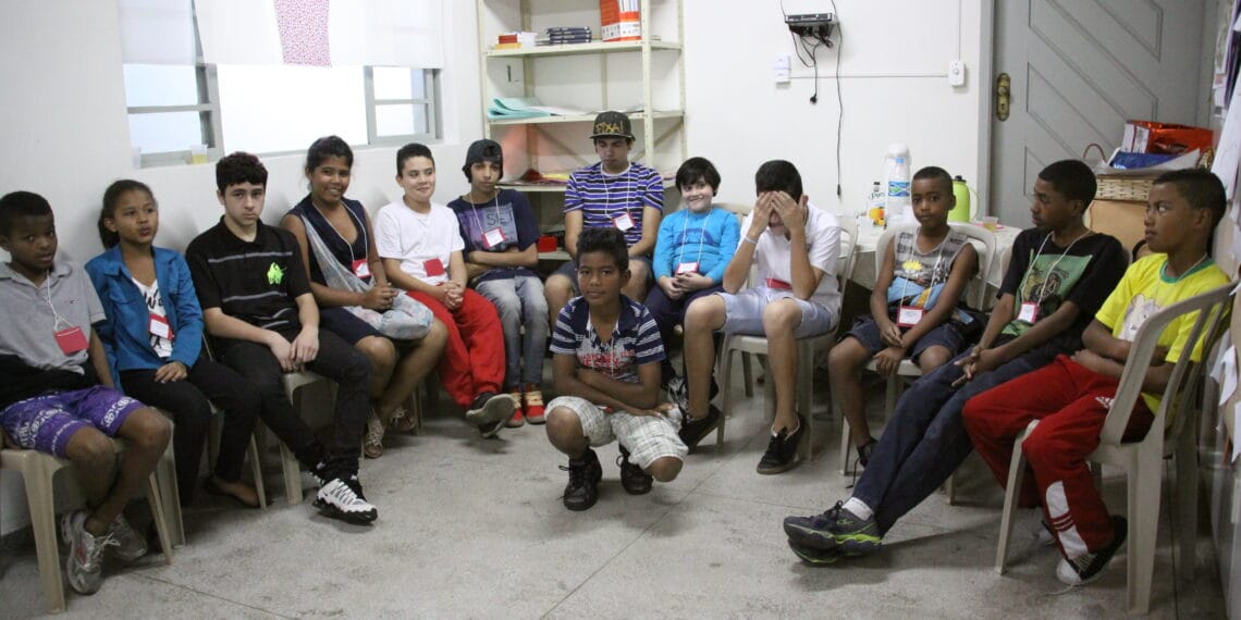 Mora perto da Penha? Saiba onde fica o CRAS, como agendar, o telefone e quais benefícios você pode receber gratuitamente. Não perca seus direitos!