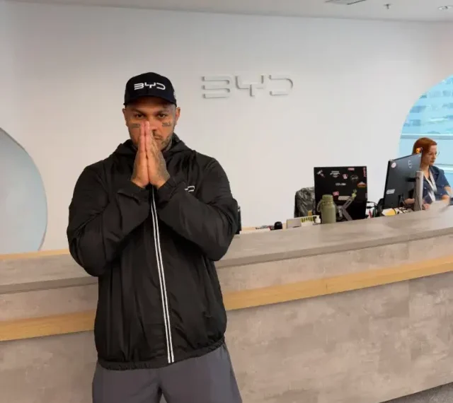 Toguro é anunciado como “estagiário de marketing” da BYD e ação repercute nas redes sociais. Veja detalhes.