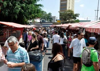 feira livre no bairro da Liberdade hoje