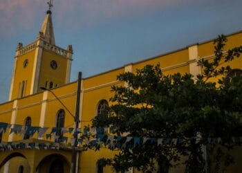 Igreja Matriz de Carapicuíba — Paróquia Nossa Senhora Aparecida desde 1952. Horários de missas, confissões, comunidades nos bairros e tudo sobre a paróquia da padroeira do Brasil.