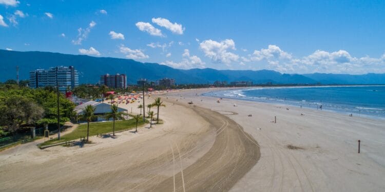 Praia da Enseada em Bertioga vale a pena? Veja os melhores trechos, onde o mar é mais tranquilo, onde ficar e os erros que podem estragar sua visita.