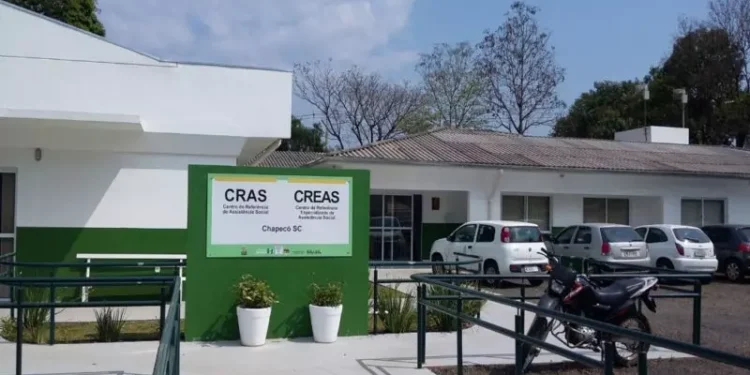CRAS Chapecó SC endereços telefones bairros atendidos serviços assistência social gratuito